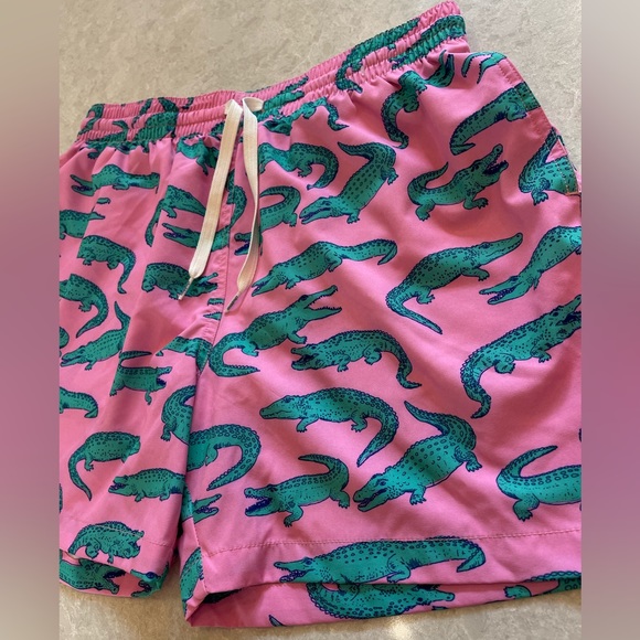 NWOT Chubbies Swim Trunks The Glades Alligator Print Pink 5.5" Mesh Lined Size L - Picture 5 of 11